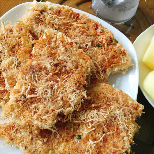 Buôn bán cơm cháy